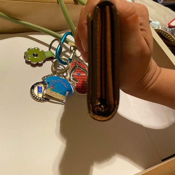 Sold Louis Vuitton Monogram Porte-Monnaie Tresor Wallet very good condition. - Picture 3 of 9